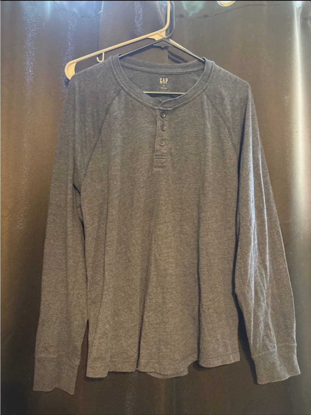 GAP Men's Long-Sleeve Henley in Navy